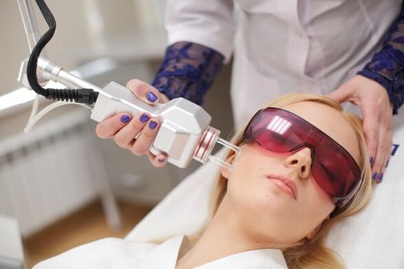 The laser of the face rejuvenates vitality